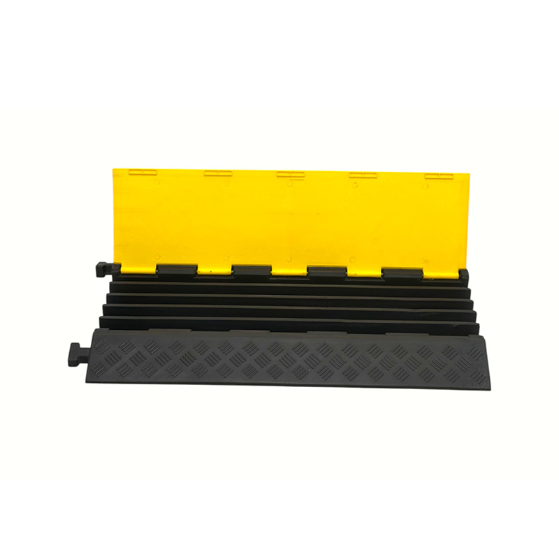 Nagy teherbírású gumi bázisú PVC flip fedél 5 csatornás nagy teherbírású kábelvédő